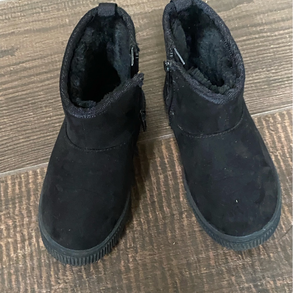Cat & Jack Black Ugg Type Boots
